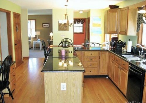 43 Spice Hill Dr, East Hampton, CT 06424-1762