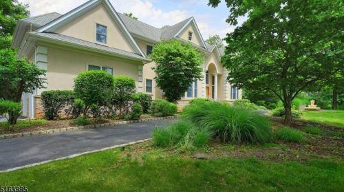 11 Whispering Way, Warren, NJ 07059-5637