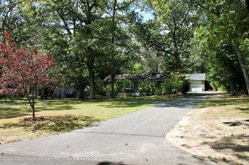 216 Lenape Trl, Jackson Twp, NJ 08527-2030