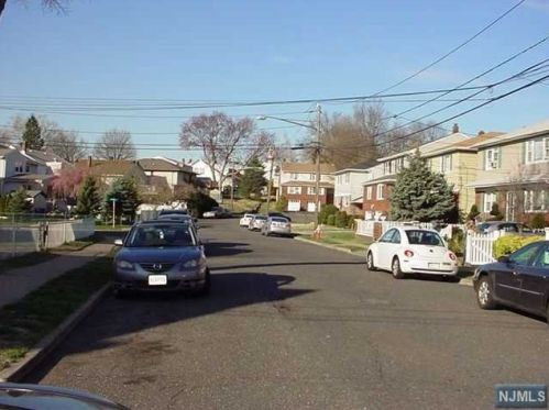 129 Willard St, Outwater, NJ 07026-2918