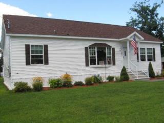 12 Valley Crest Trl, Nashua, NH 03062-1131