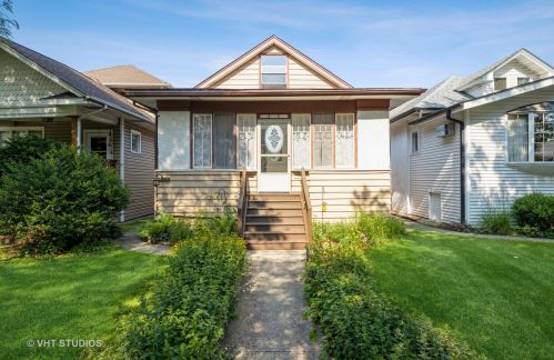 4706 Leamington Ave, Chicago, IL 60630-3815