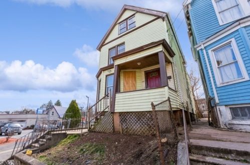 39 Elmwood Ave, Irvington, NJ 07111-1955