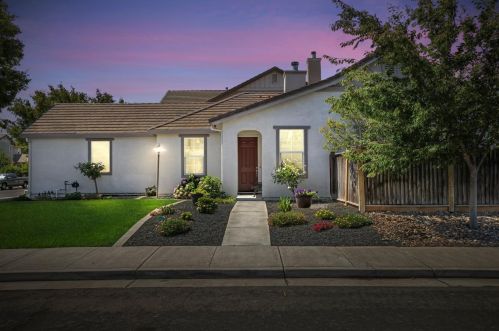 1021 Kennedy Pl, Tracy, CA 95377-8521