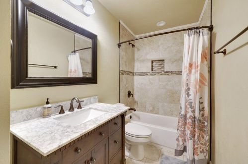 2017 Jennifer Ct, Carrollton TX 75007-3528 exterior