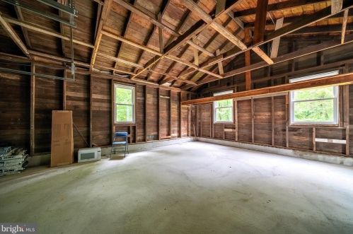 73 Bayberry Rd, Princeton NJ  08540-7418 exterior