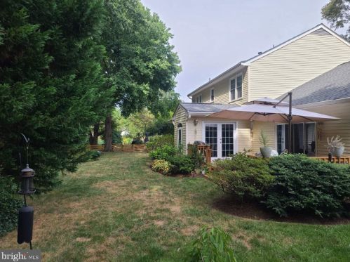 6110 Winnepeg Dr, Springfield VA  22015-3845 exterior