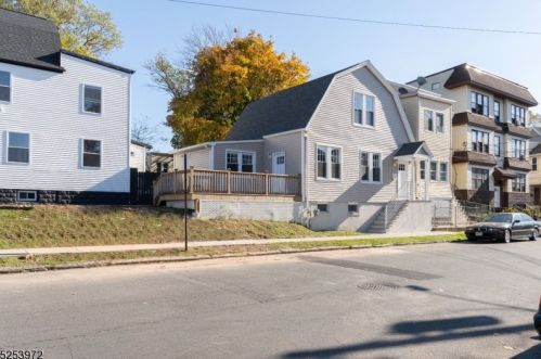 78 21st St, Irvington, NJ 07111-4557