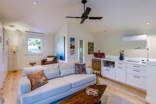 319 Edgefield Ave, Dallas TX  75208-5316 exterior