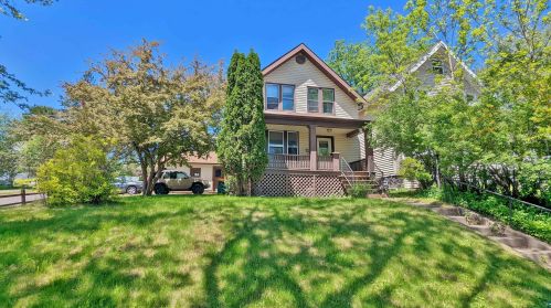 1103 10th St, Duluth, MN 55805-1507