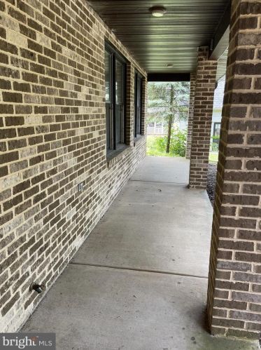 112 Bentley Ln, Lancaster PA  17603-6223 exterior