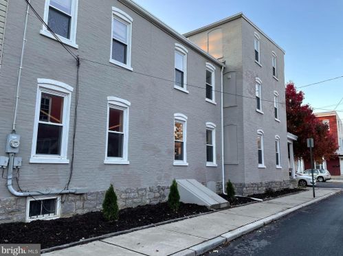 28 Ross St, Lancaster, PA 17602-1925