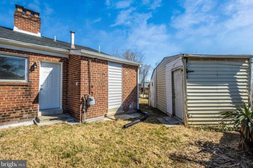 8107 Lockney Ave, Silver Spring MD 20912-7304 exterior