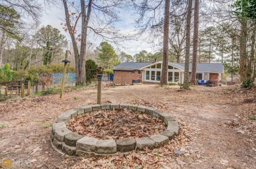 1250 Pine Knoll Ln, Conyers GA  30013-1246 exterior