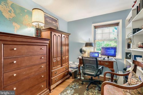 7122 Dalhouse St, Springfield VA  22151-3430 exterior