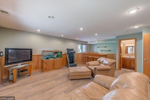 1090 Heather Dr, Saint Paul MN  55129-8573 exterior