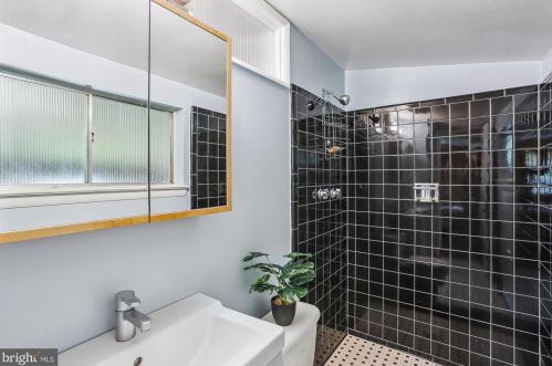 412 Sisson Ct, Silver Spring MD 20902-3151 exterior