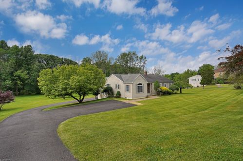 12 Sneider Rd, Warren, NJ 07059-7023