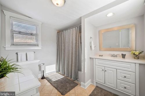 105 Ellis St, Tavistock NJ 08033-1826 exterior