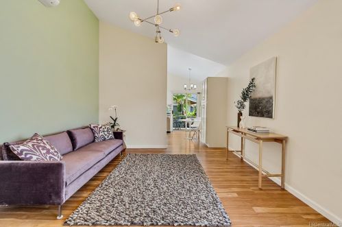 1157 Namahealani Pl, Honolulu, HI 96825-2874