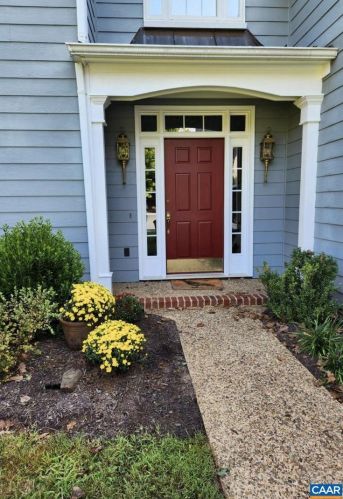 101 Running Fox Ln, Charlottesville, VA 22902-8249