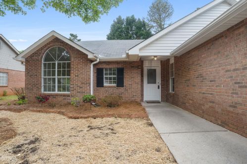 237 Oakwood Cir, Stockbridge, GA 30281-6357