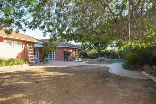 915 Hilda St, Anaheim CA  92806-4844 exterior