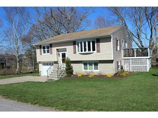 22 Continental Dr, Middletown, RI 02842-7204