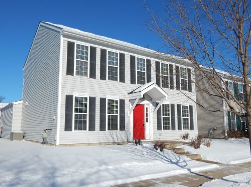 162 Eisenhower Dr, Oswego, IL 60543-7413