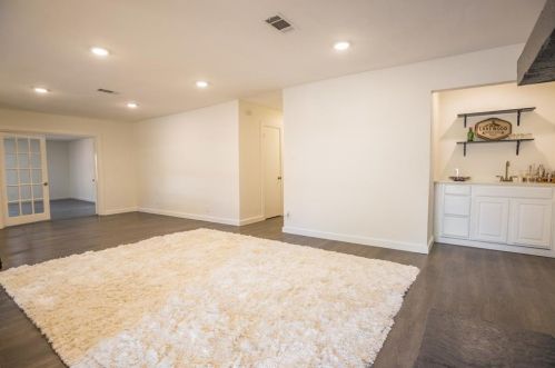 1018 Brookhollow Dr, Irving TX  75061-5514 exterior