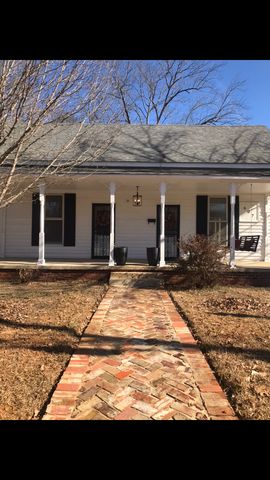 607 Main St, Peoples, MS 38663-1622