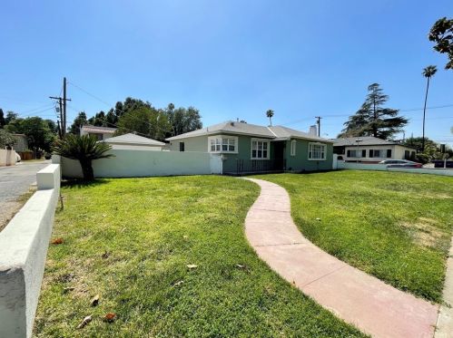 4060 Ramona Dr, Riverside, CA 92506-1172