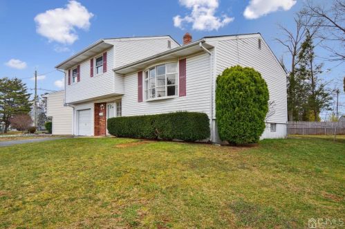 4 Estok Rd, Edison, NJ 08817-4118