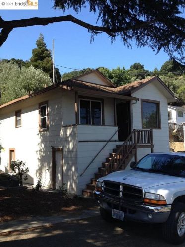 1435 Rose St, Crockett, CA 94525-1366