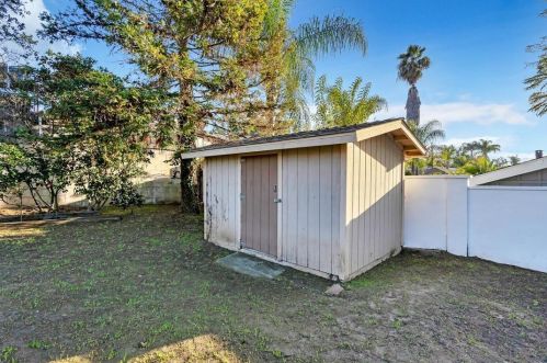 160 El Valle Opulento, Vista CA 92083-7708 exterior