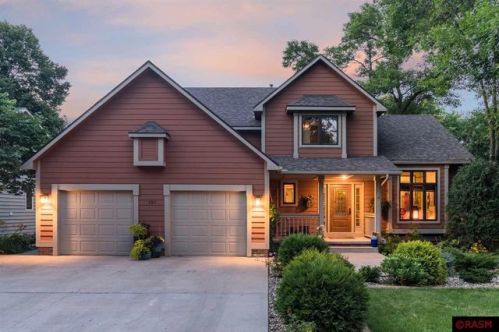137 Coy St, Mankato, MN 56001-4609