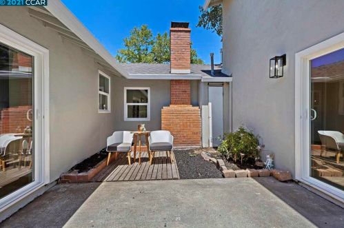 2060 Belmont Rd, Concord CA  94520-3902 exterior