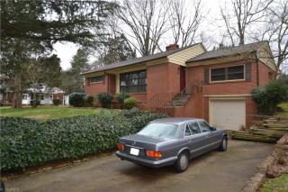 3411 Canterbury St, Greensboro, NC 27408-3003