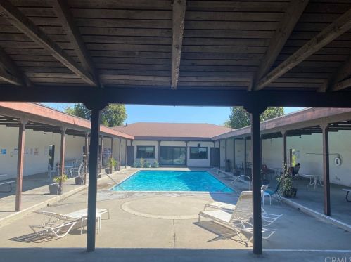 2011 Katella Ave, Anaheim CA  92804-6524 exterior