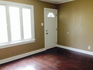 1134 Kingsley Dr, Los Angeles CA  90029-2420 exterior