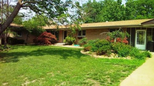 304 Hillcrest Dr, Hamilton, IL 62341-1106