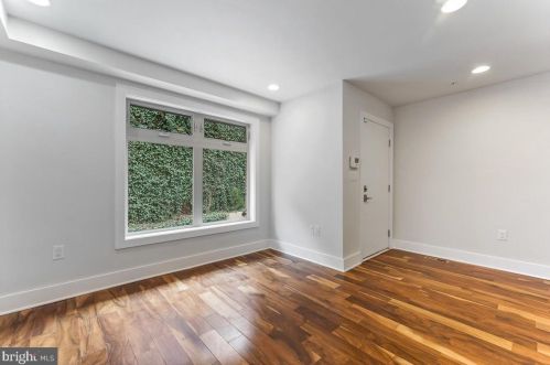 154 Front St, Philadelphia PA  19106-0020 exterior