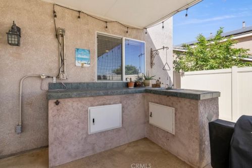 17876 Robusta Dr, Riverside CA  92503-7072 exterior