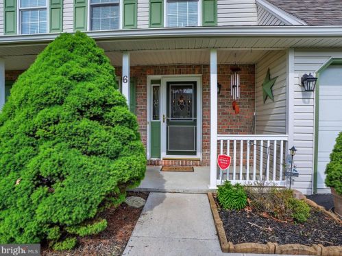 6 Meade Dr, Carlisle PA  17013-8124 exterior