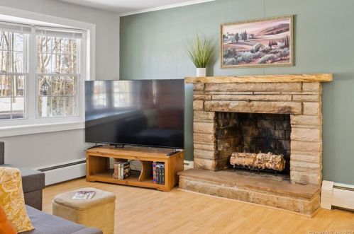 531 Atkins St, Middletown CT  06457-1546 exterior