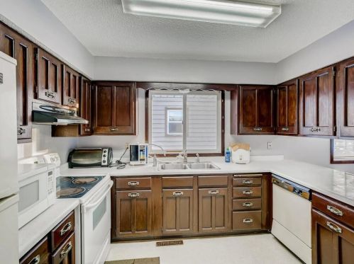 1052 Dl St, Saint Paul MN  55117-5606 exterior