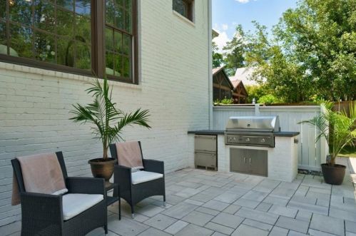 2799 Mabry Rd, Atlanta GA  30319-2828 exterior