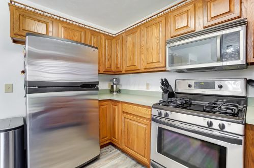 5253 Hearthstone Dr, Springfield OH  45502-8364 exterior