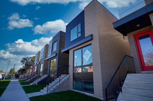 2561 Hillock Ave, Chicago, IL 60608-5736