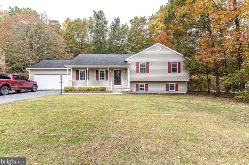 9406 Hickory Hill Dr, Fredericksburg, VA 22408-8763